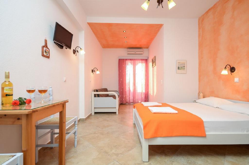 Sofia Studios Agia Anna  Oda fotoğraf