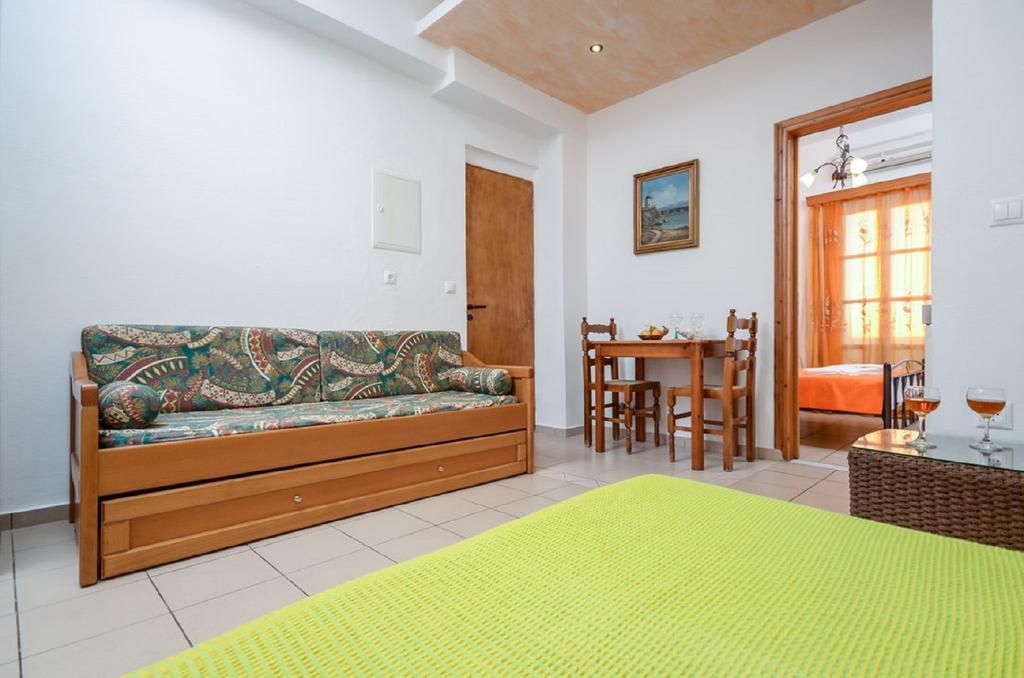 Sofia Studios Agia Anna  Oda fotoğraf
